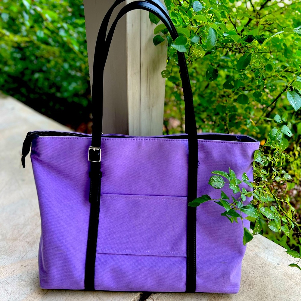 Purple canvas laptop bag.